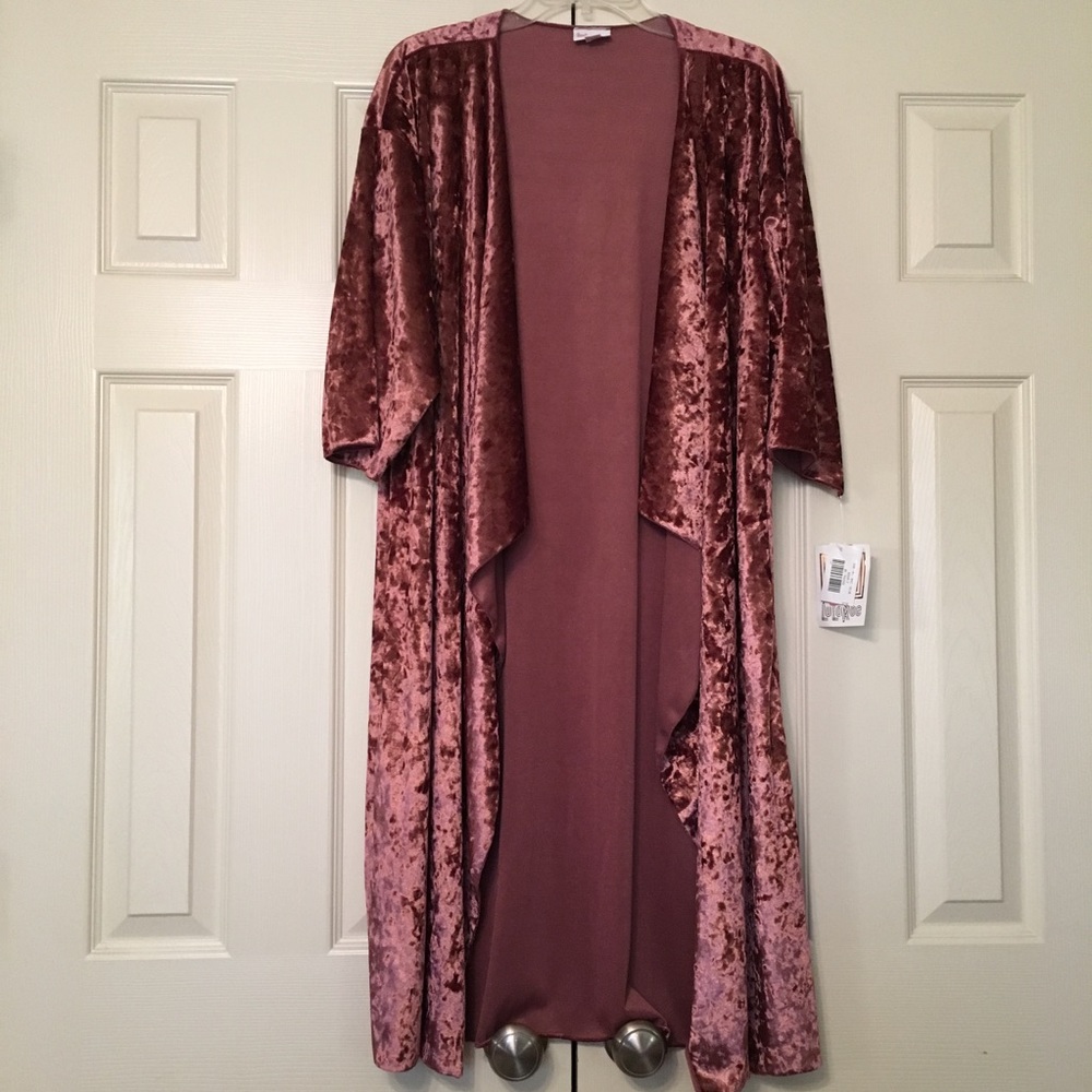 ✨SOLD✨ NWT LuLaRoe Crushed Velvet Shirley